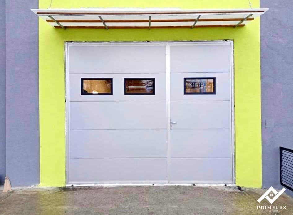 Výroba a montáž – Dvojkrídlová garážová brána